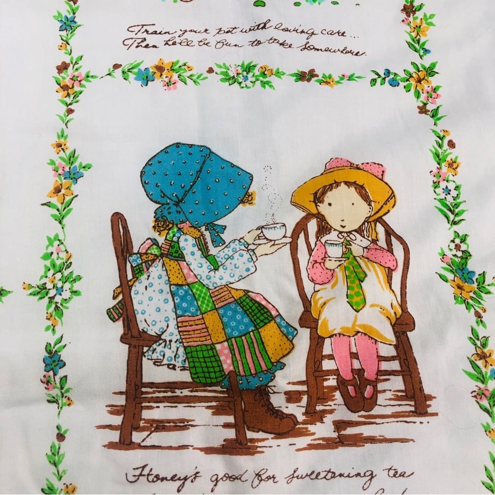Vintage 70s Holly Hobbie blanket or tablecloth 1970s prairie big bonnet girls - Picture 4 of 6